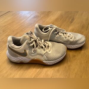 Nike men’s basketball sneakers